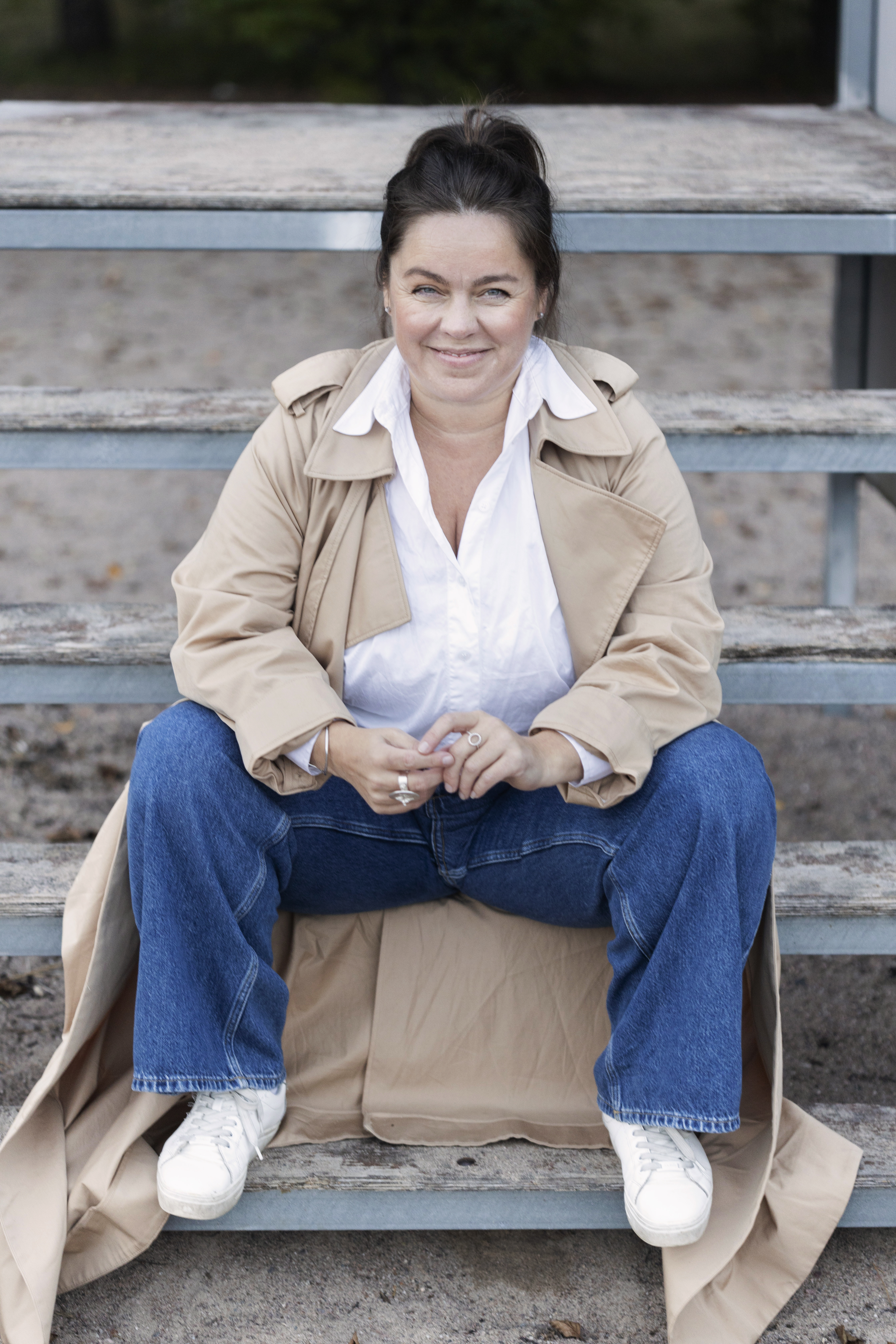Tanja Sipilä portailla